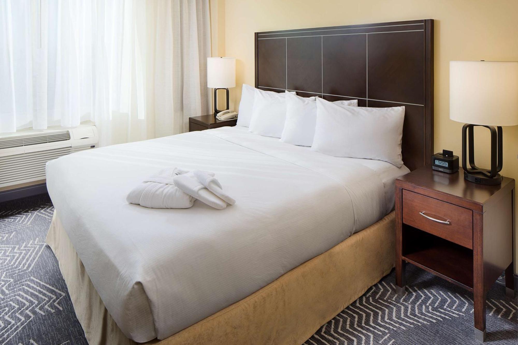 Doubletree By Hilton Los Angeles/Commerce Buitenkant foto